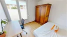 Room for rent, Lille, Hauts-de-France, &lt;span class=&quot;blurred street&quot; onclick=&quot;ProcessAdRequest(13644050)&quot;&gt;&lt;span class=&quot;hint&quot;&gt;See streetname&lt;/span&gt;[xxxxxxxxxxxxx]&lt;/span&gt;