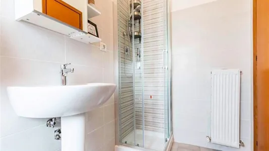 Rooms in Roma Municipio IX – EUR - photo 3