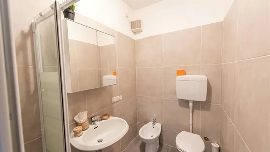 Rooms in Udine - photo 9