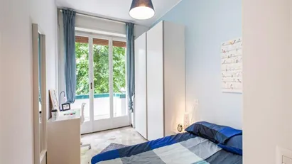 Room for rent in Milano Zona 6 - Barona, Lorenteggio, Milan