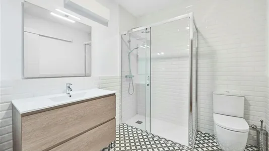 Rooms in Barcelona Ciutat Vella - photo 4