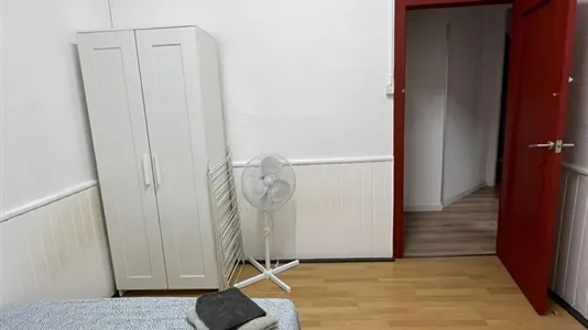 Rooms in Barcelona Eixample - photo 5