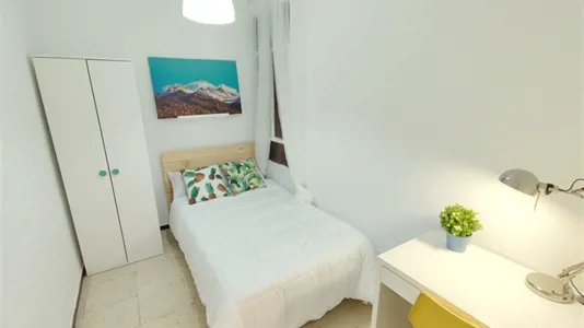 Rooms in Granada - photo 1