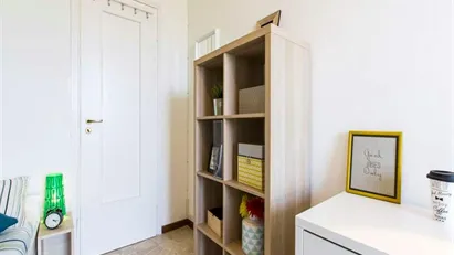 Room for rent in Buccinasco, Lombardia