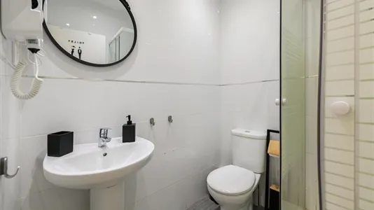 Rooms in Madrid Chamberí - photo 10