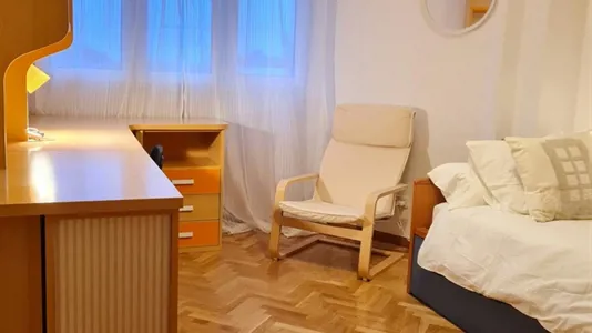 Rooms in El Encinar de los Reyes - photo 2