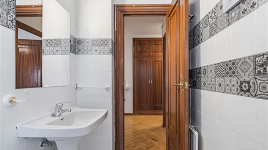 Rooms in Guadalajara - photo 10