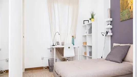 Rooms in Milano Zona 8 - Fiera, Gallaratese, Quarto Oggiaro - photo 3