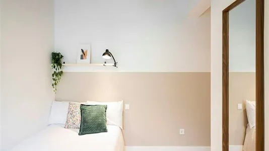 Rooms in Madrid Centro - photo 6