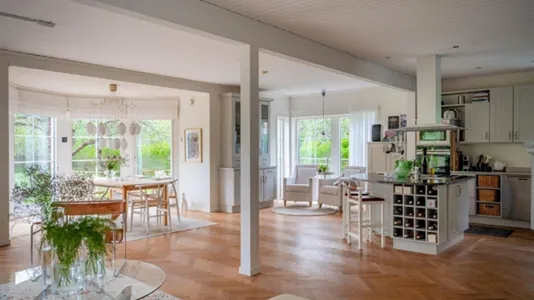 Houses in Danderyd - photo 2