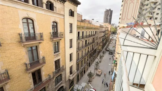 Rooms in Barcelona Ciutat Vella - photo 4