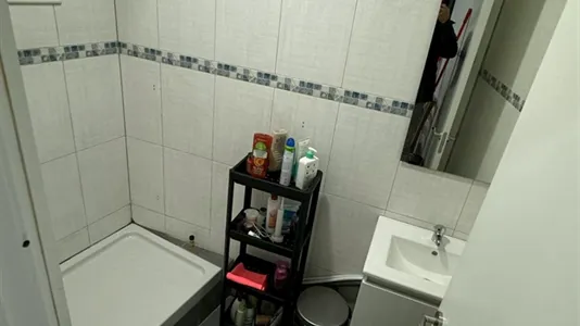 Rooms in Barcelona Eixample - photo 8