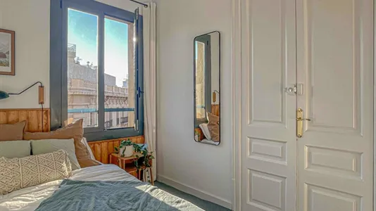 Rooms in Barcelona Eixample - photo 8