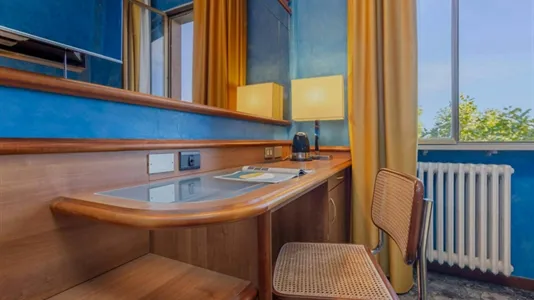 Rooms in Novara - photo 3