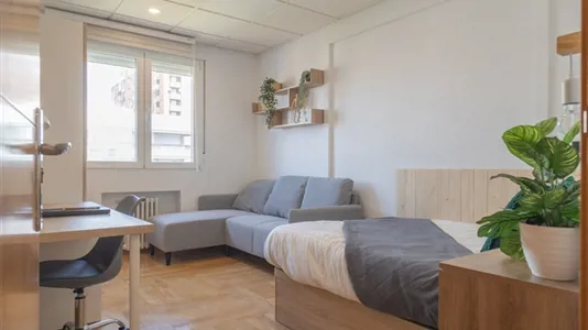 Rooms in Madrid Centro - photo 1