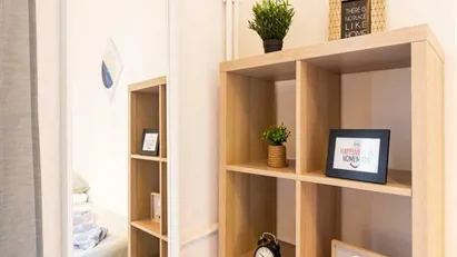 Room for rent in Milano Zona 9 - Porta Garibaldi, Niguarda, Milan
