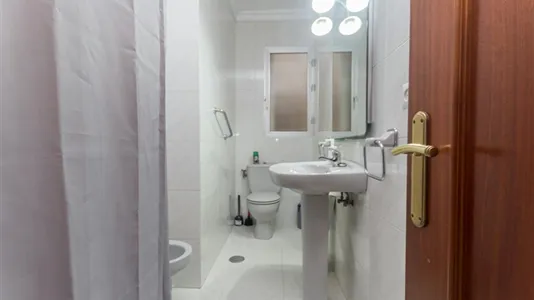 Rooms in Málaga - photo 6