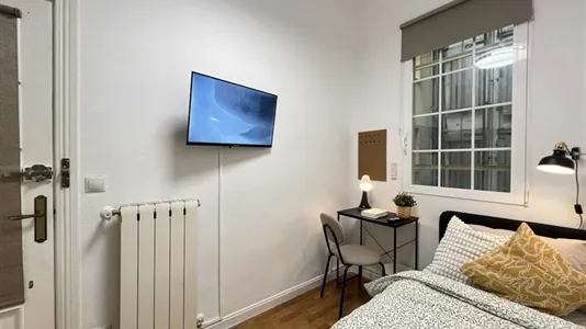 Rooms in Madrid Centro - photo 5