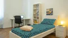 Room for rent, Turin, Piemonte, &lt;span class=&quot;blurred street&quot; onclick=&quot;ProcessAdRequest(10281130)&quot;&gt;&lt;span class=&quot;hint&quot;&gt;See streetname&lt;/span&gt;[xxxxxxxxxxxxx]&lt;/span&gt;