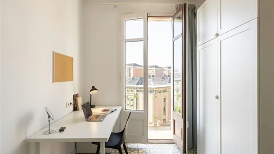 Rooms in Barcelona Eixample - photo 8