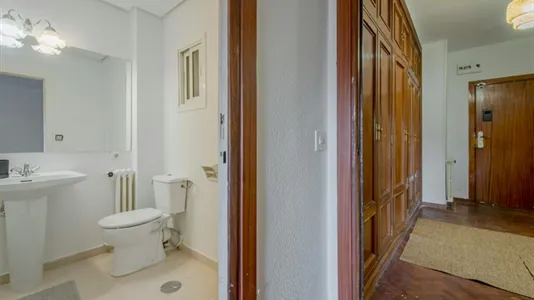 Rooms in Madrid ChamartĂn - photo 10