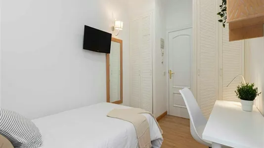 Rooms in Madrid Centro - photo 4