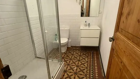 Rooms in Barcelona Ciutat Vella - photo 8