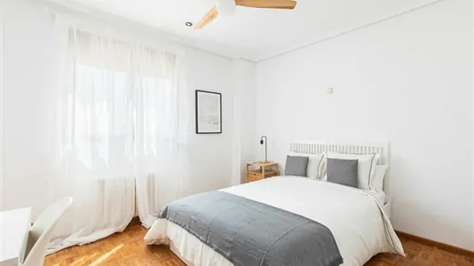 Rooms in Valencia Extramurs - photo 1