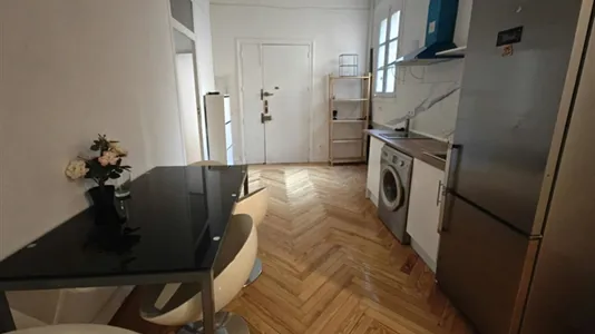 Rooms in Madrid Centro - photo 6