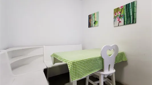 Rooms in Madrid Salamanca - photo 9