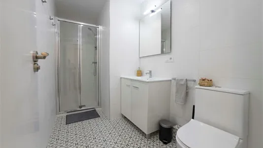 Rooms in Barcelona Sants-Montjuïc - photo 7