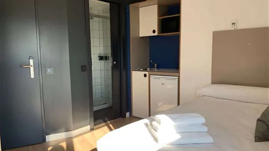 Rooms in Málaga - photo 1