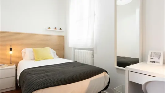Rooms in Madrid Chamberí - photo 3