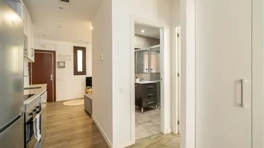 Rooms in Barcelona Ciutat Vella - photo 10