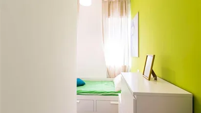 Room for rent in Milano Zona 6 - Barona, Lorenteggio, Milan