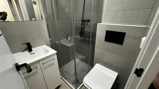 Rooms in Madrid Centro - photo 3