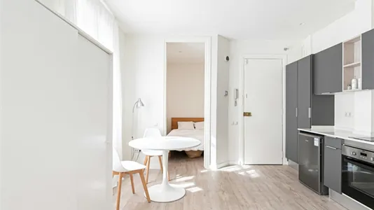 Apartments in Barcelona Ciutat Vella - photo 8