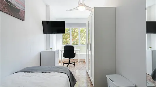 Rooms in Guadalajara - photo 3