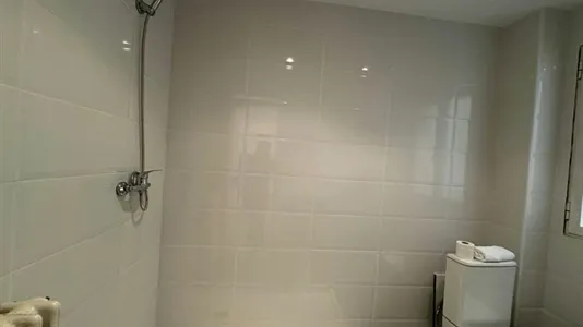 Rooms in Madrid Salamanca - photo 9