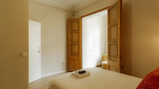 Rooms in Barcelona Ciutat Vella - photo 4