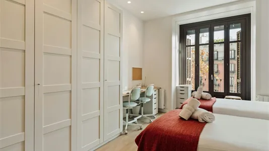 Rooms in Barcelona Eixample - photo 5
