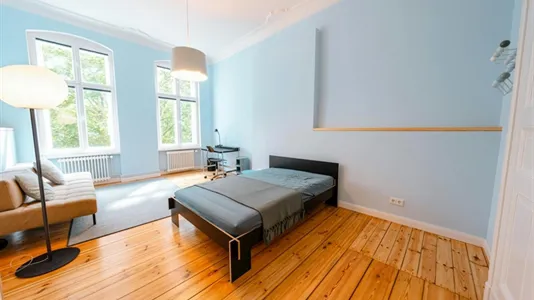 Rooms in Berlin Charlottenburg-Wilmersdorf - photo 4