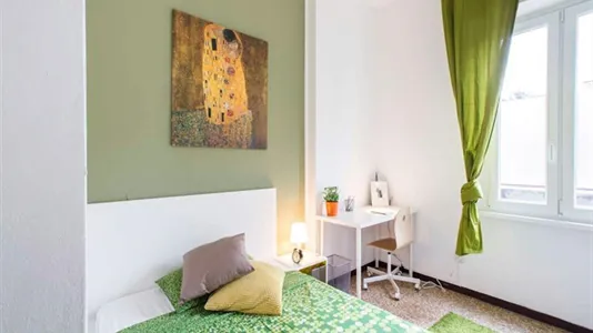 Rooms in Milano Zona 8 - Fiera, Gallaratese, Quarto Oggiaro - photo 4