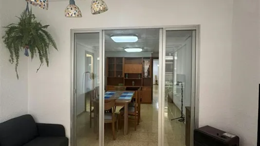 Apartments in Mislata - photo 1