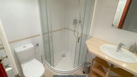 Rooms in Girona - photo 10