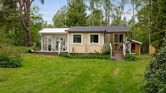 Houses in Värmdö - photo 1