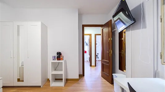 Rooms in Guadalajara - photo 4