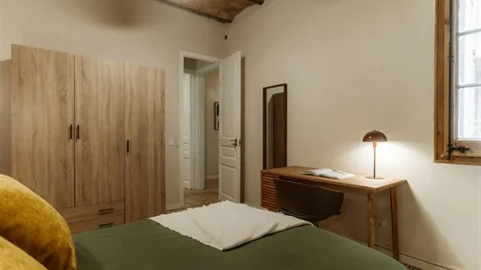 Rooms in Barcelona Ciutat Vella - photo 2