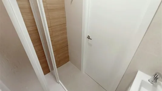 Rooms in Granada - photo 4