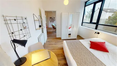 Room for rent in Nanterre, Île-de-France